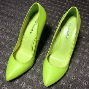 Neon high heeled yellow pump